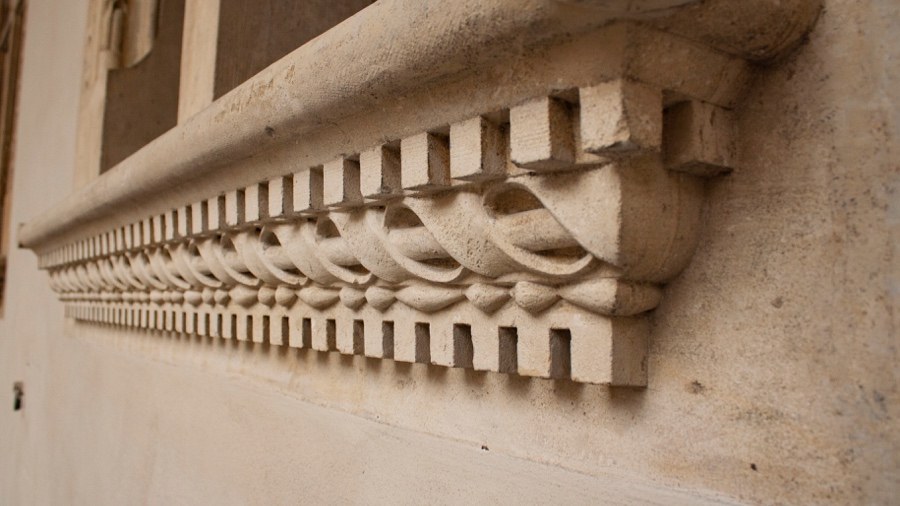 10 Benefits of Constructing With Natural Stone Window Sills