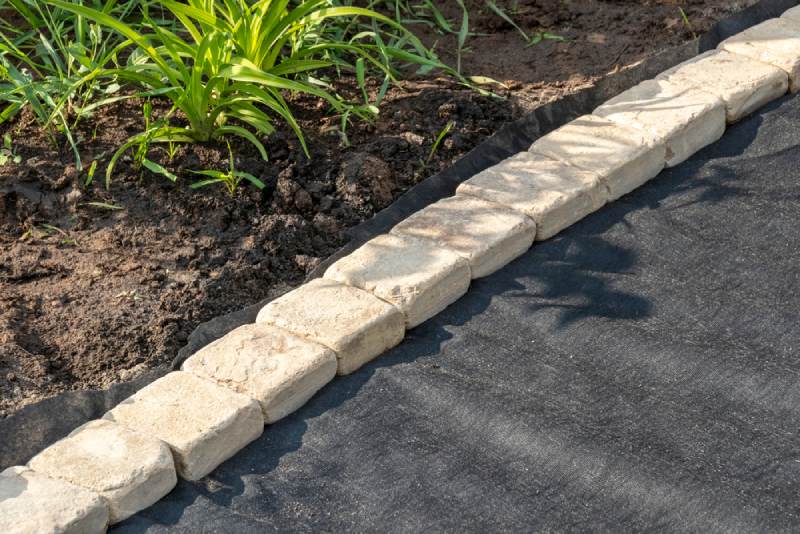 Paver Edging – All Need to Know About Installation, Borders & Restraints