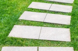 How to Make Stepping Stones from Concrete [9 Simple Steps]
